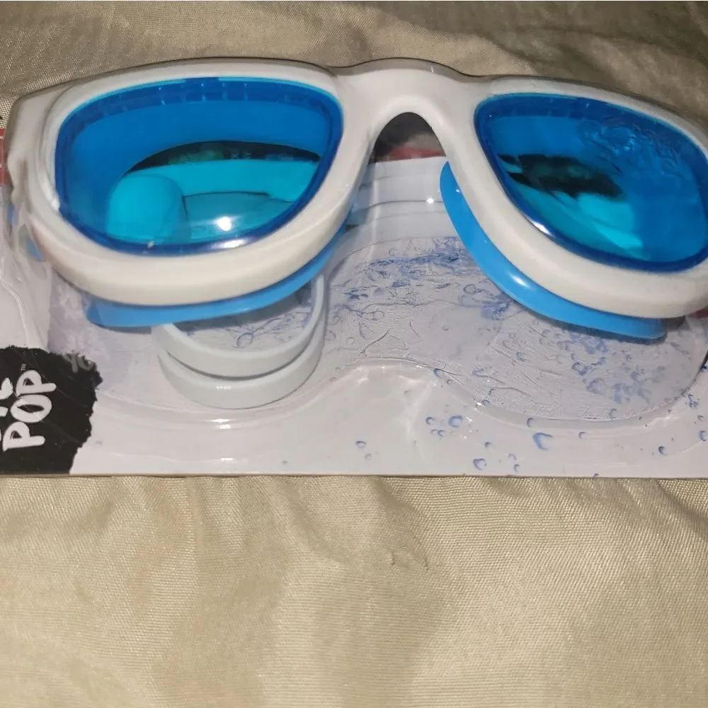Swim goggles